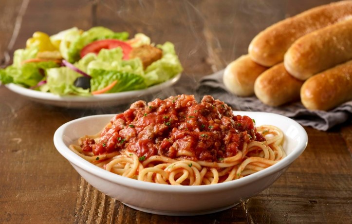 Olive Garden Has Been Committing A Culinary Crime With Its Pasta